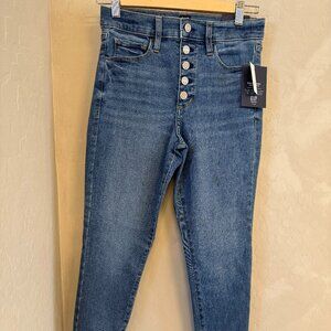 NWT GAP - High Rise Button Jeans